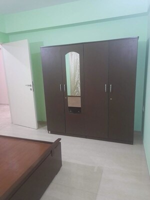 Room in 2.5 BHK Apartment at Hiranandani Estate Lexington, Thane West – for Rent