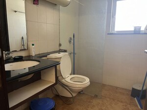 Team Area in 3 BHK Apartment at Unitech Escape, Sector 50 – for Rent