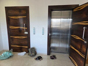  3 BHK Apartment at Shiv Kutir, Khar West – for Rent