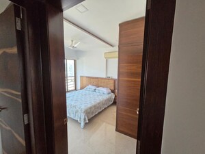 Bedroom in 3 BHK Apartment at Shiv Kutir, Khar West – for Rent