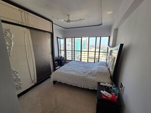 Bedroom in 3 BHK Apartment at Shiv Kutir, Khar West – for Rent