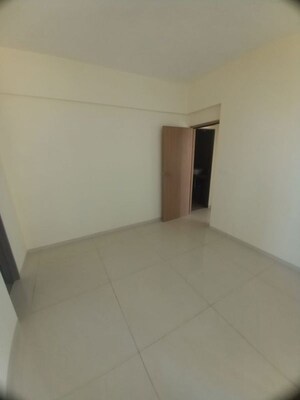 Room in 2 BHK Apartment at Godrej Nest Kandivali, Kandivali East – for Rent