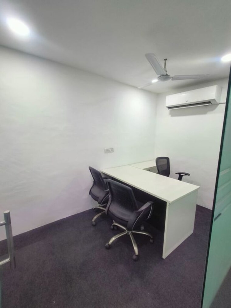 Team Area, shubhkamna-appartments Commercial Office Space 2000 Sq.Ft. In Sector 2 Noida 10195378