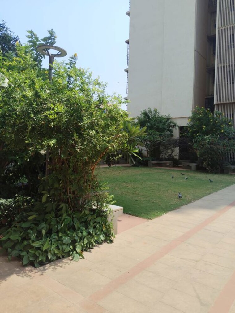 Garden, chandak-stella 3 Bedroom 1100 Sq.Ft. Apartment In Goregaon West Mumbai 10195397