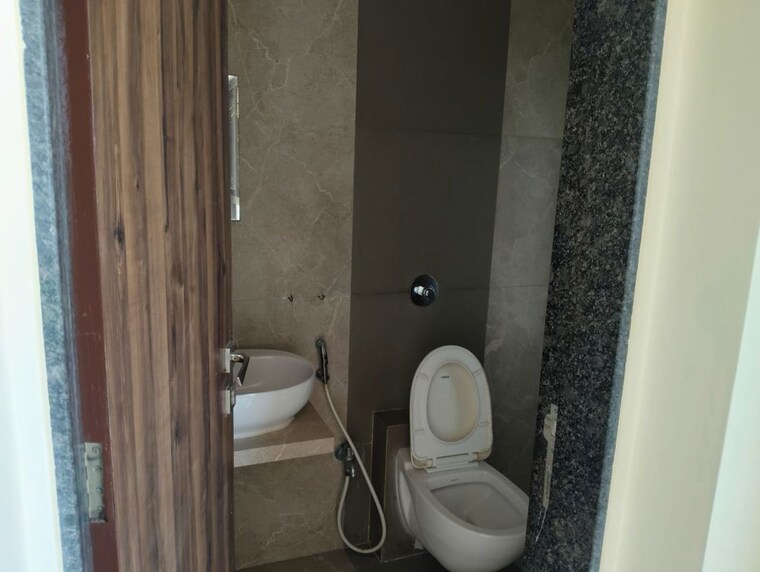 Bathroom, chandak-stella 3 Bedroom 1100 Sq.Ft. Apartment In Goregaon West Mumbai 10195397