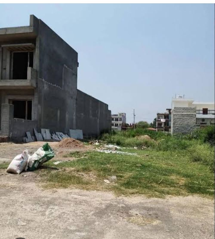 Plot For Sale in Sector 84