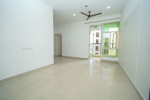 Room in 2.5 BHK Apartment at Gaur City 2 - 12th Avenue, Sector 16c Greater Noida – for Sale