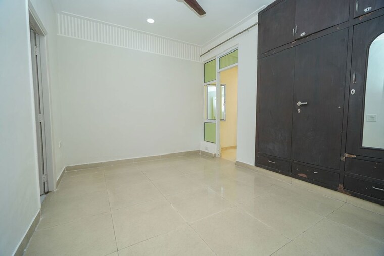 Room, gaur-city-2-12th-avenue 2.5 Bedroom 1055 Sq.Ft. Apartment In Sector 16c Greater Noida Greater Noida 10195405