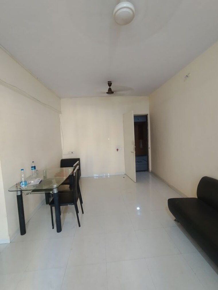 Living Room, garden-court 1 Bedroom 450 Sq.Ft. Apartment In Waghbil Thane 10195427