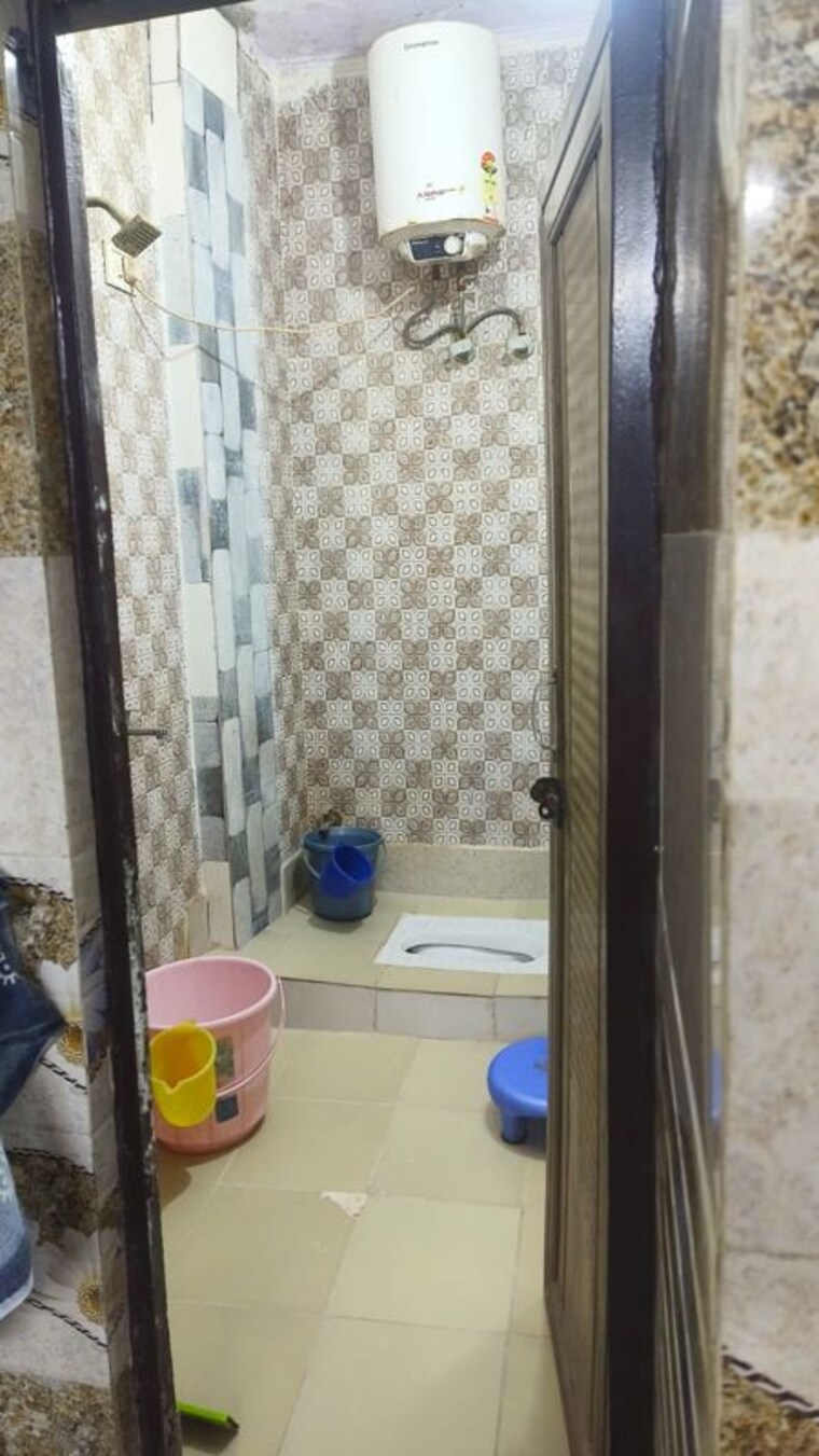 Bathroom, govindpuri 1 Bedroom 600 Sq.Ft. Builder Floor In Govindpuri Delhi 10195429
