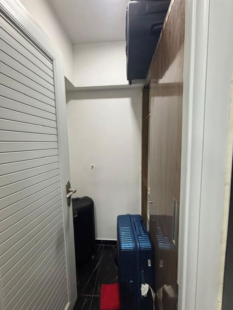 Bathroom, ruparel-ariana 3 Bedroom 1226 Sq.Ft. Apartment In Parel Mumbai 10195436