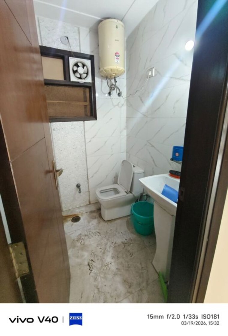 Bathroom, palam vihar 2 Bedroom 66 Sq.Yd. Builder Floor In Palam Vihar Gurgaon 10195462
