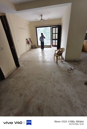 Room in 2 BHK Builder Floor at Palam Vihar – for Rent