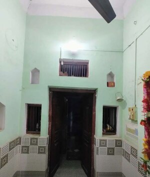 1 BHK Independent House For Rent in Husainganj