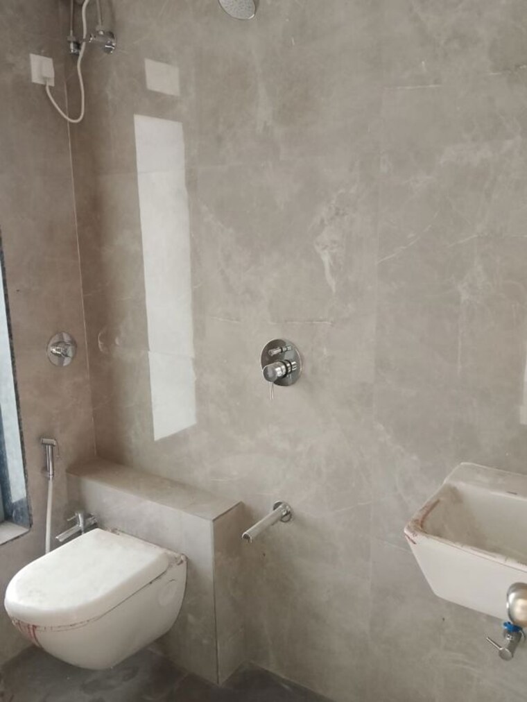 Bathroom, nakul-raj 2 Bedroom 800 Sq.Ft. Apartment In Malad West Mumbai 10195489