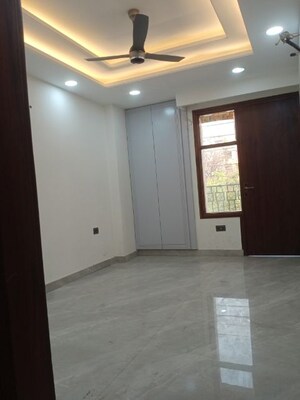 Room in 4 BHK Builder Floor at Vasundhara Sector 5 – for Sale