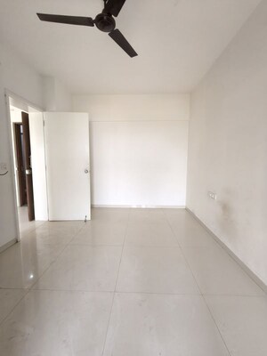 Room in 2 BHK Apartment at Vasupujya Neco Beaumont, Nibm Annexe – for Rent