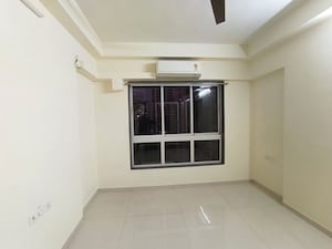 Room in 2 BHK Apartment at Godrej Prime, Chembur – for Rent