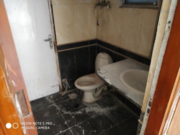 Bathroom, uppal-southend 2.5 Bedroom 1500 Sq.Ft. Builder Floor In Sector 49 Gurgaon 10195630