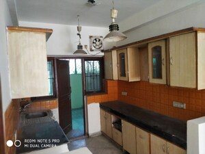 Living Room in 2.5 BHK Builder Floor at Uppal Southend, Sector 49 – for Sale