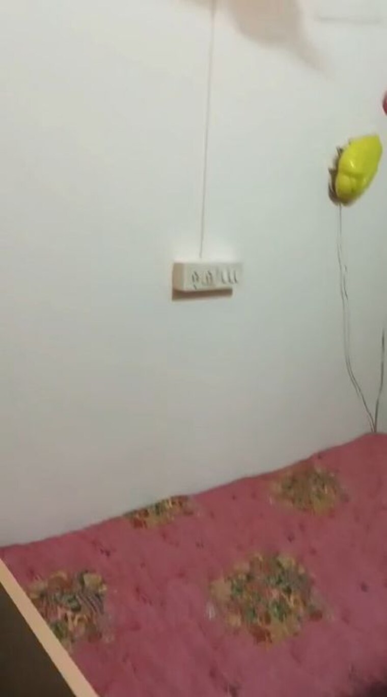 Room, andheri east 1.5 Bedroom 600 Sq.Ft. Apartment In Andheri East Mumbai 10195704