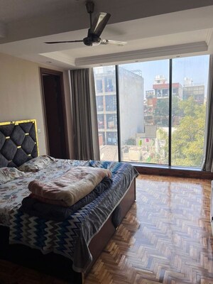 Bedroom in 3 BHK Builder Floor at Unitech Palms, South City 1 – for Rent