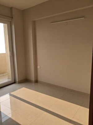 Room in 2 BHK Apartment at Tata Eureka Park, Sector 150 – for Rent