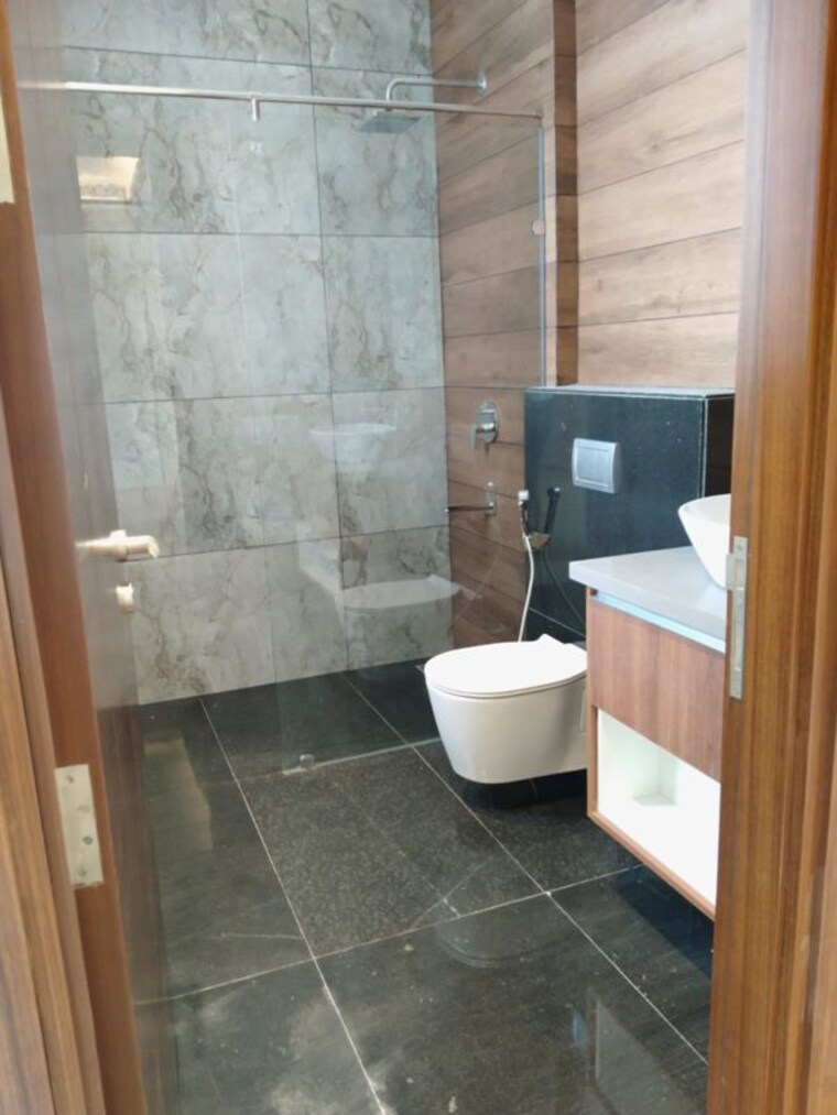 Bathroom, gulshan-dynasty 4 Bedroom 4700 Sq.Ft. Apartment In Sector 144 Noida 10195847