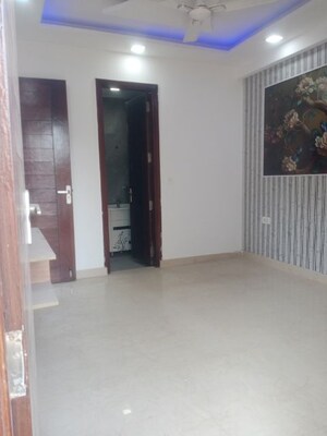 Room in 3 BHK Builder Floor at Vasundhara Sector 3 – for Sale
