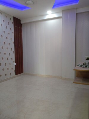 Room in 3 BHK Builder Floor at Vasundhara Sector 3 – for Sale