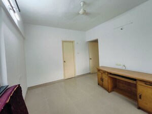 Room in 2 BHK Apartment at Kolte Downtown Beryl, Kharadi – for Rent