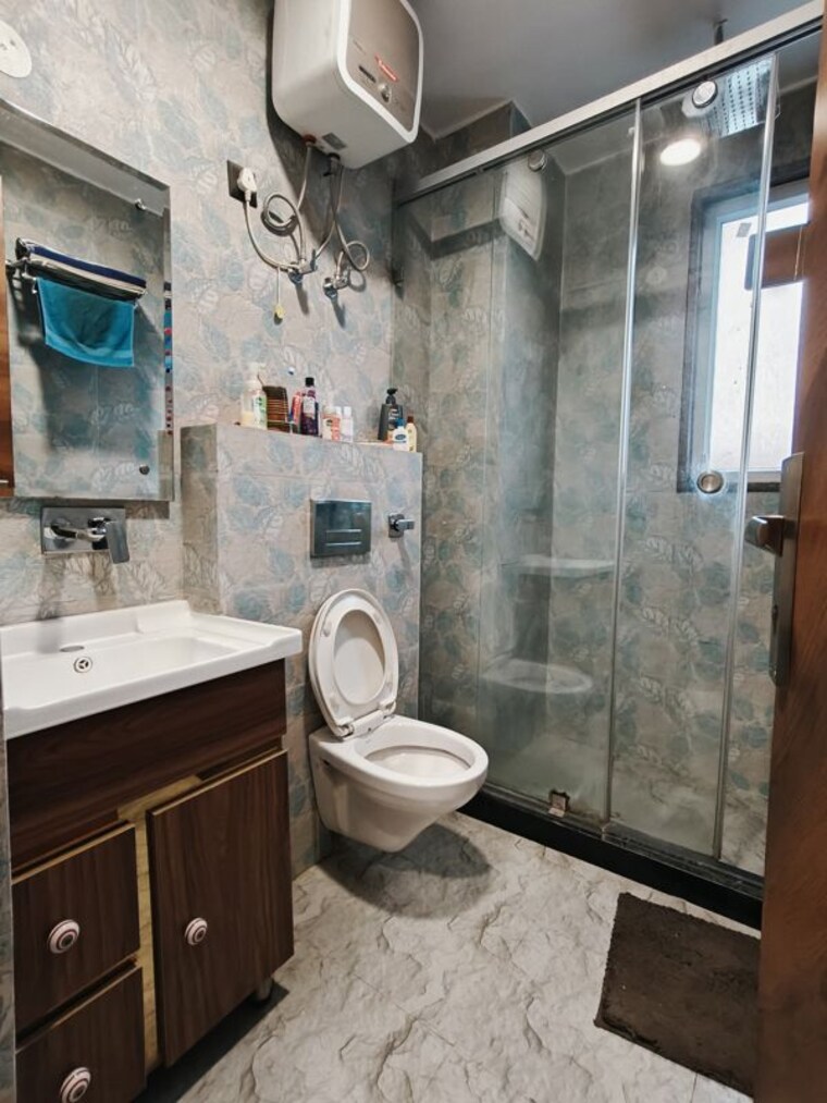 Bathroom, sector 15 1 Bedroom 500 Sq.Ft. Builder Floor In Sector 15 Gurgaon 10195879