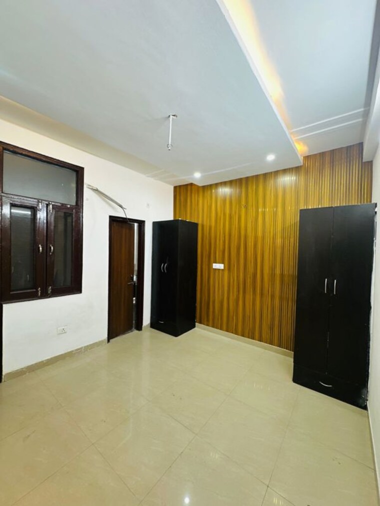 Room, pir machalla 3 Bedroom 112 Sq.Yd. Builder Floor In Pir Machalla Zirakpur 10195940