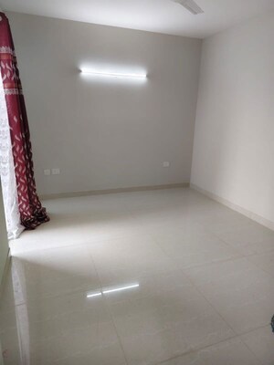 Room in 3 BHK Apartment at Eldeco Live By The Greens, Sector 150 – for Rent