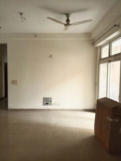 3 BHK + Extra Room Apartment For Rent in Mahagun Mywoods II
