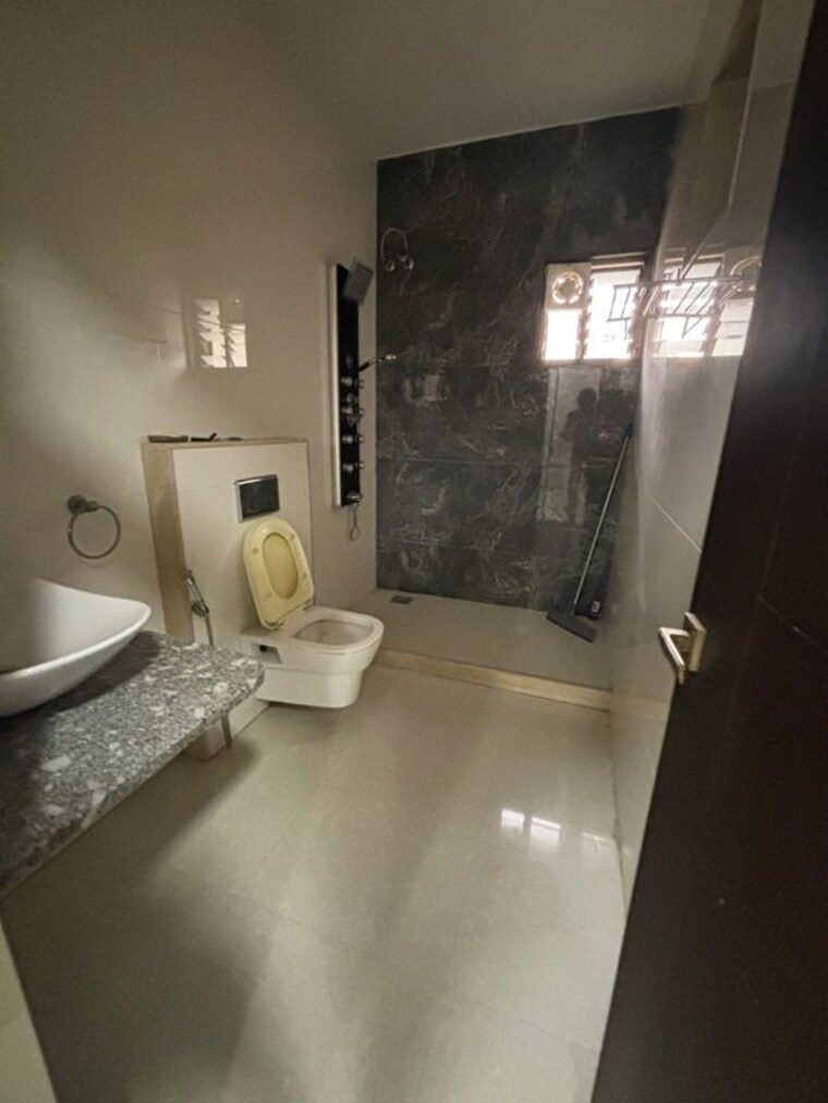 Bathroom, science city 4 Bedroom 350 Sq.Yd. Villa In Science City Ahmedabad 10191322