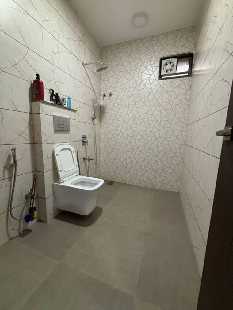 Bathroom, science city 4 Bedroom 350 Sq.Yd. Villa In Science City Ahmedabad 10191322