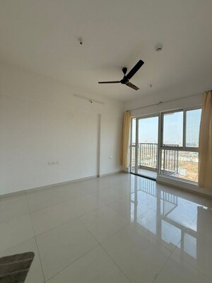 Room in 3 BHK Apartment at Godrej Hillside, Mahalunge – for Rent