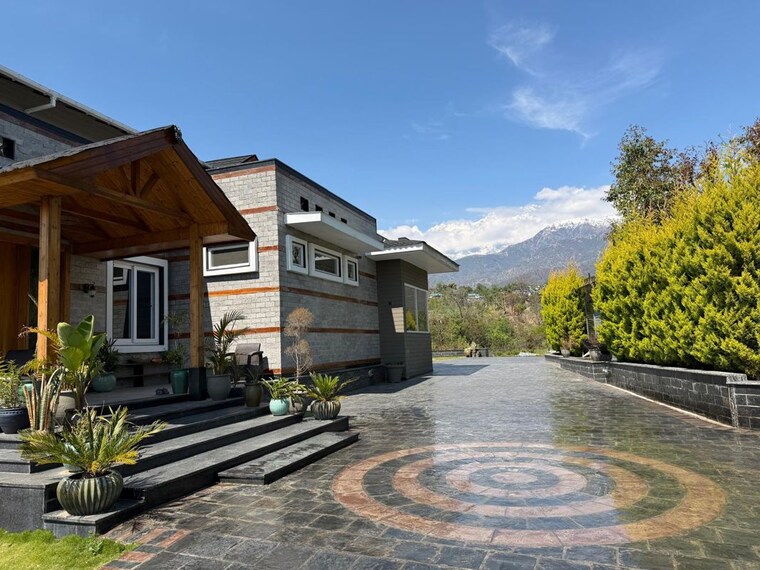 Exterior View, sui 4 Bedroom 7500 Sq.Ft. Villa In Sui Kangra 10196165