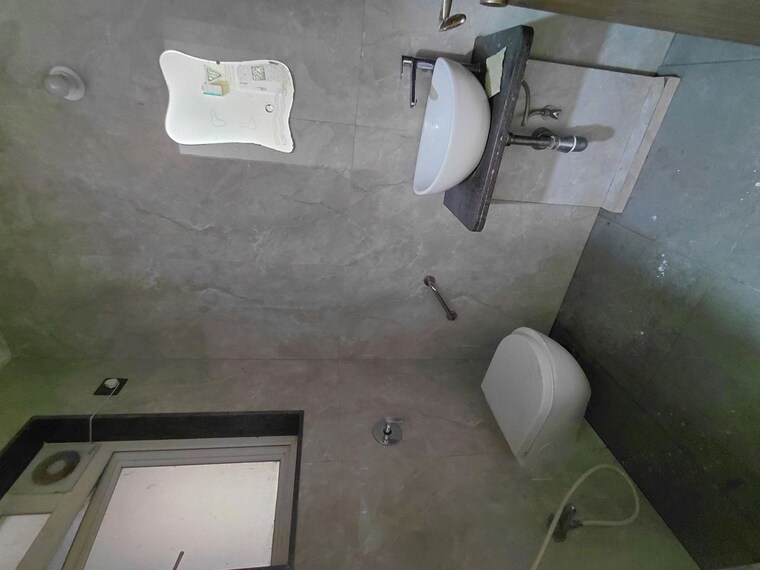 Bathroom, karwa-emticibom-employees-chsl 3 Bedroom 833 Sq.Ft. Apartment In Malad West Mumbai 10196166