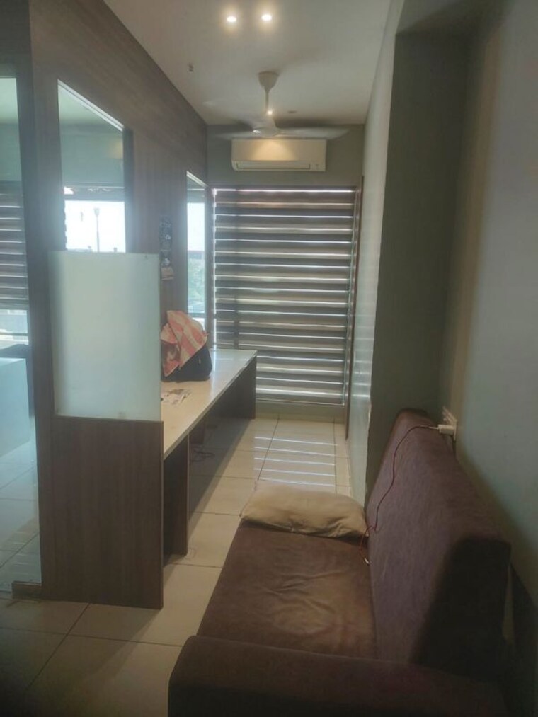 Living Room, science city Commercial Office Space in IT/SEZ 900 Sq.Ft. In Science City Ahmedabad 10196141