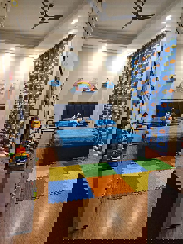 4 BHK + Servant Room 360 Sq.Yd. Builder Floor in DLF City Gurgaon