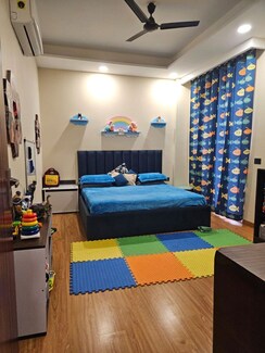 4 BHK + Servant Room Builder Floor For Rent in DLF City Gurgaon