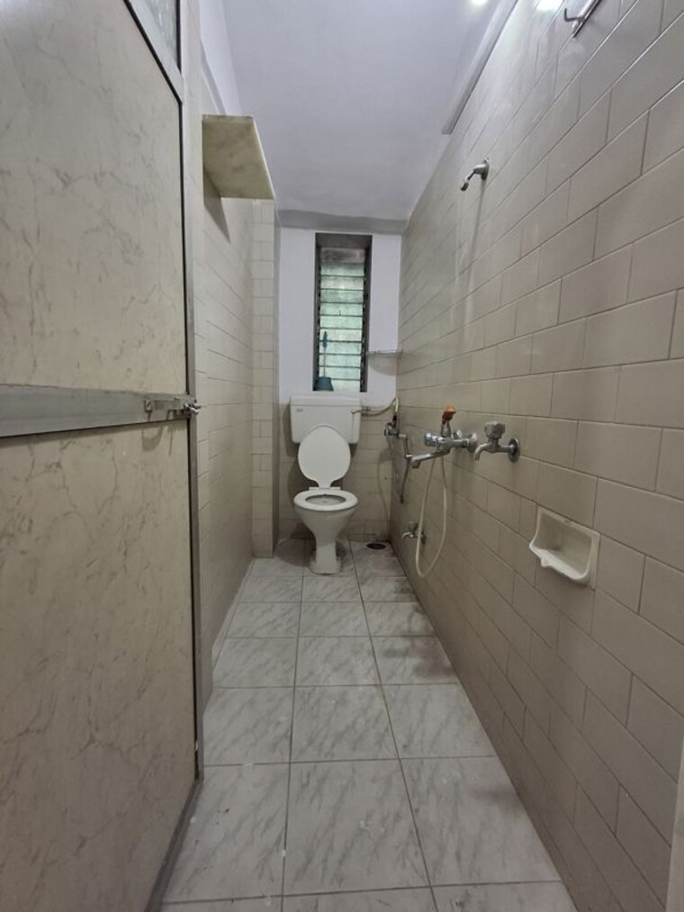 Bathroom, sector 81 3 Bedroom 1046 Sq.Ft. Builder Floor In Sector 81 Faridabad 10196354