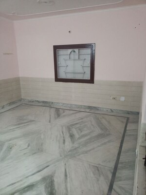 Room in 2 BHK Builder Floor at Pochanpur Colony – for Rent