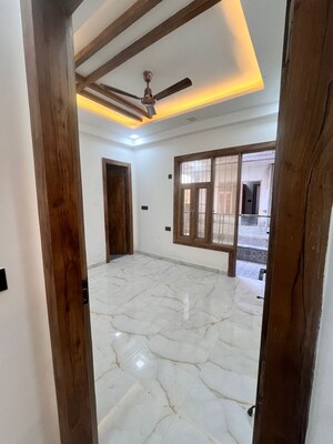 Room in 3 BHK Builder Floor at Ecotech Iii Greater Noida – for Sale