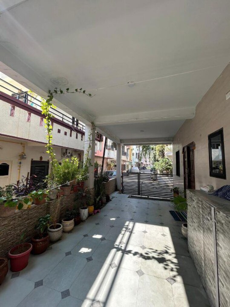 Exterior View, manjalpur 6 Bedroom 1300 Sq.Ft. Independent House In Manjalpur Vadodara 10115590