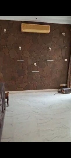 3 BHK + Servant Room Apartment For Rent in DLF Richmond Park