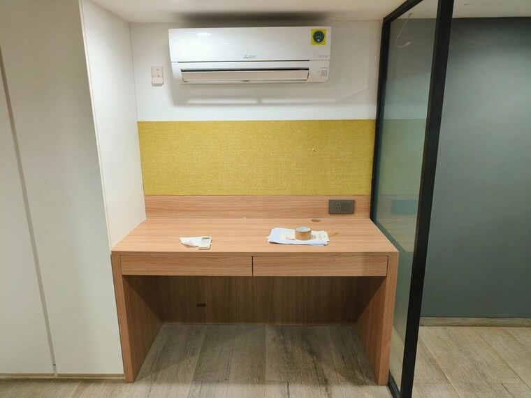 Common Area, kuber-complex Commercial Office Space 400 Sq.Ft. In Andheri West Mumbai 10196479