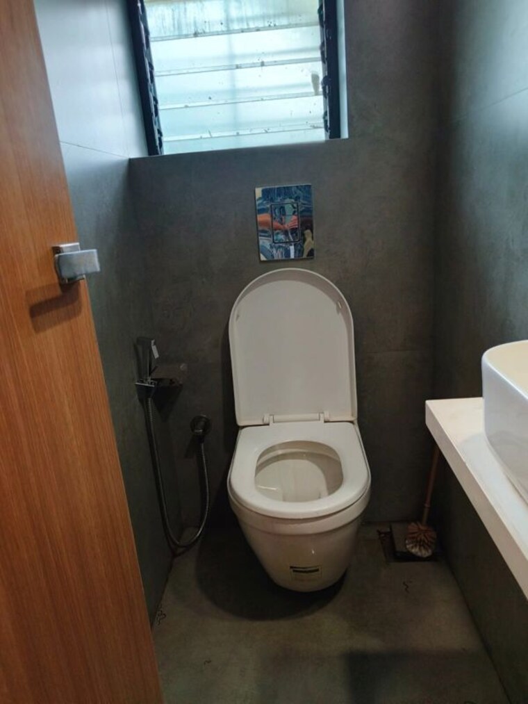 Washroom, kuber-complex Commercial Office Space 400 Sq.Ft. In Andheri West Mumbai 10196479